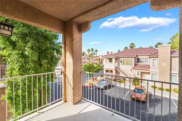 $1,500 | 251 South Green Valley Parkway, Unit 3921, Henderson, NV 89012