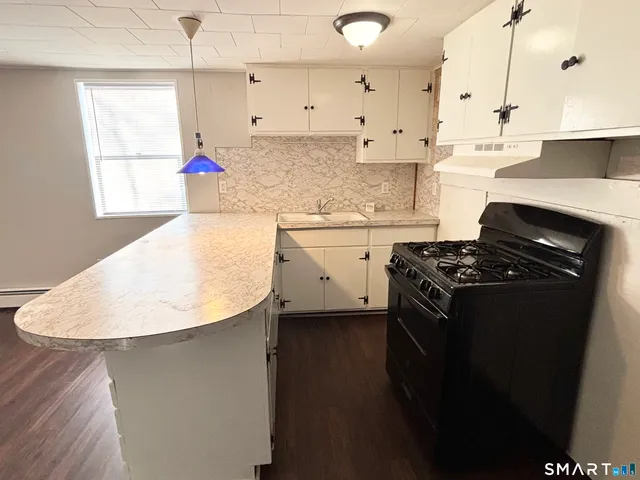 $1,250 | 12 Mountain Avenue, Unit 1, New London, CT 06320