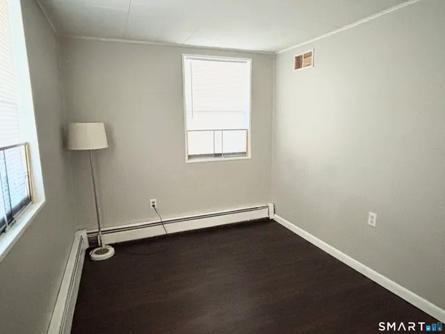 $1,250 | 12 Mountain Avenue, Unit 1, New London, CT 06320