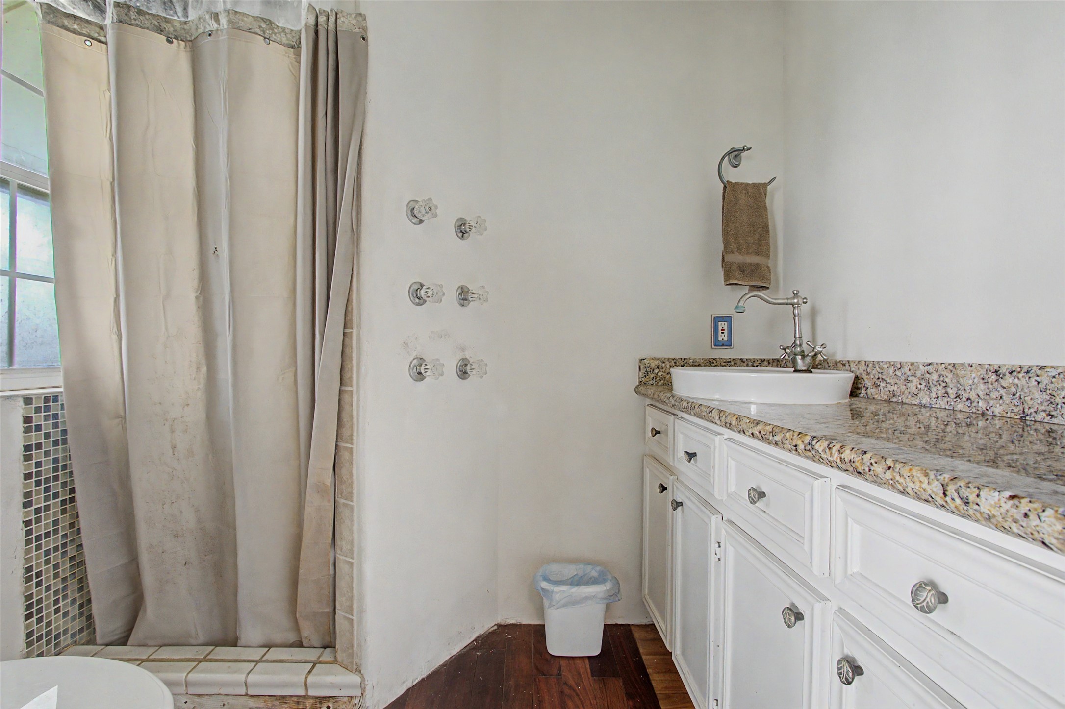 4201 Lawrence Road Baytown, TX 77523 - Photo 11 of 35
