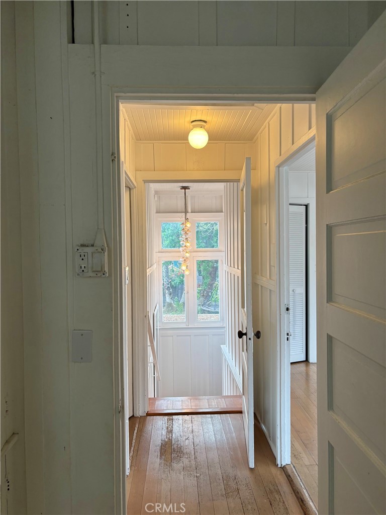 25 Galleon Street Marina del Rey, CA 90292 - Photo 17 of 41 a view of a hallway with wooden floor and a window