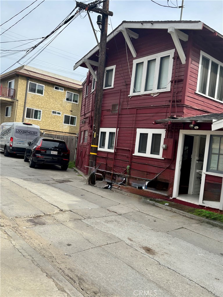 25 Galleon Street Marina del Rey, CA 90292 - Photo 26 of 41 a view of a car parked in front of a building