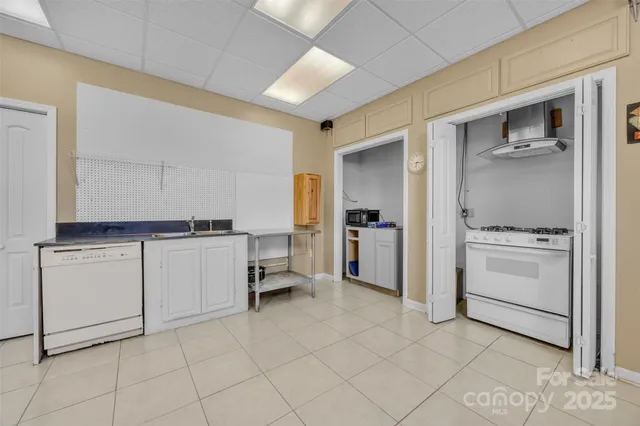 $469,000 | 280 Forest Acres Lane, Taylorsville, NC 28681