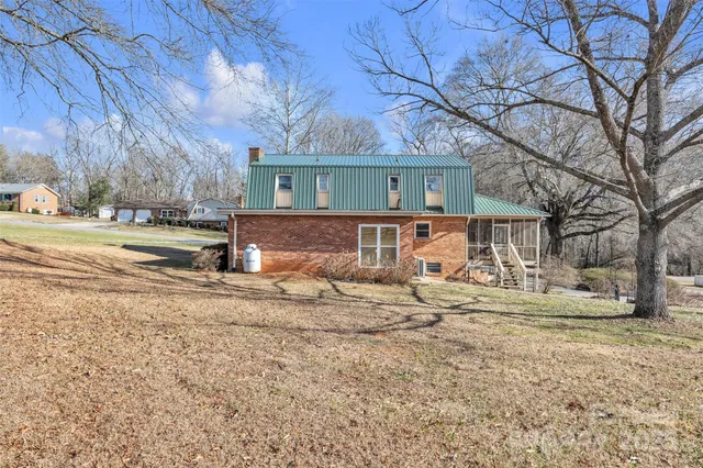 $469,000 | 280 Forest Acres Lane, Taylorsville, NC 28681