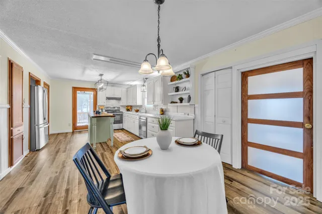 $469,000 | 280 Forest Acres Lane, Taylorsville, NC 28681