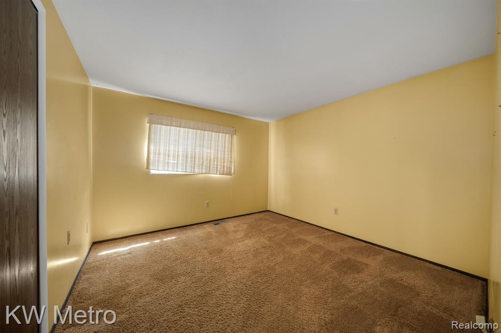 39325 Roland Drive Sterling Heights, MI 48310 - Photo 9 of 12