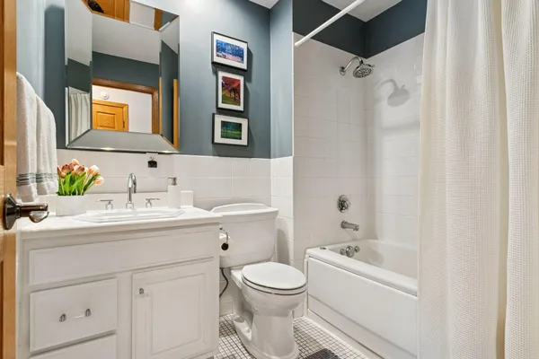 $699,900 | 3237 Shores Boulevard, Wayzata, MN 55391