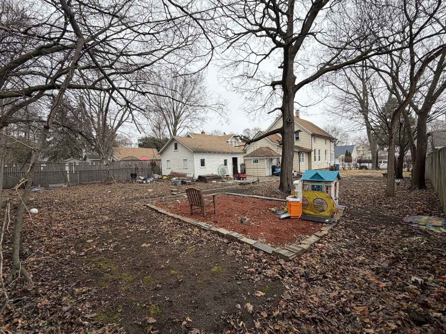 743 Bangs Street Aurora, IL 60505 - Photo 5 of 33