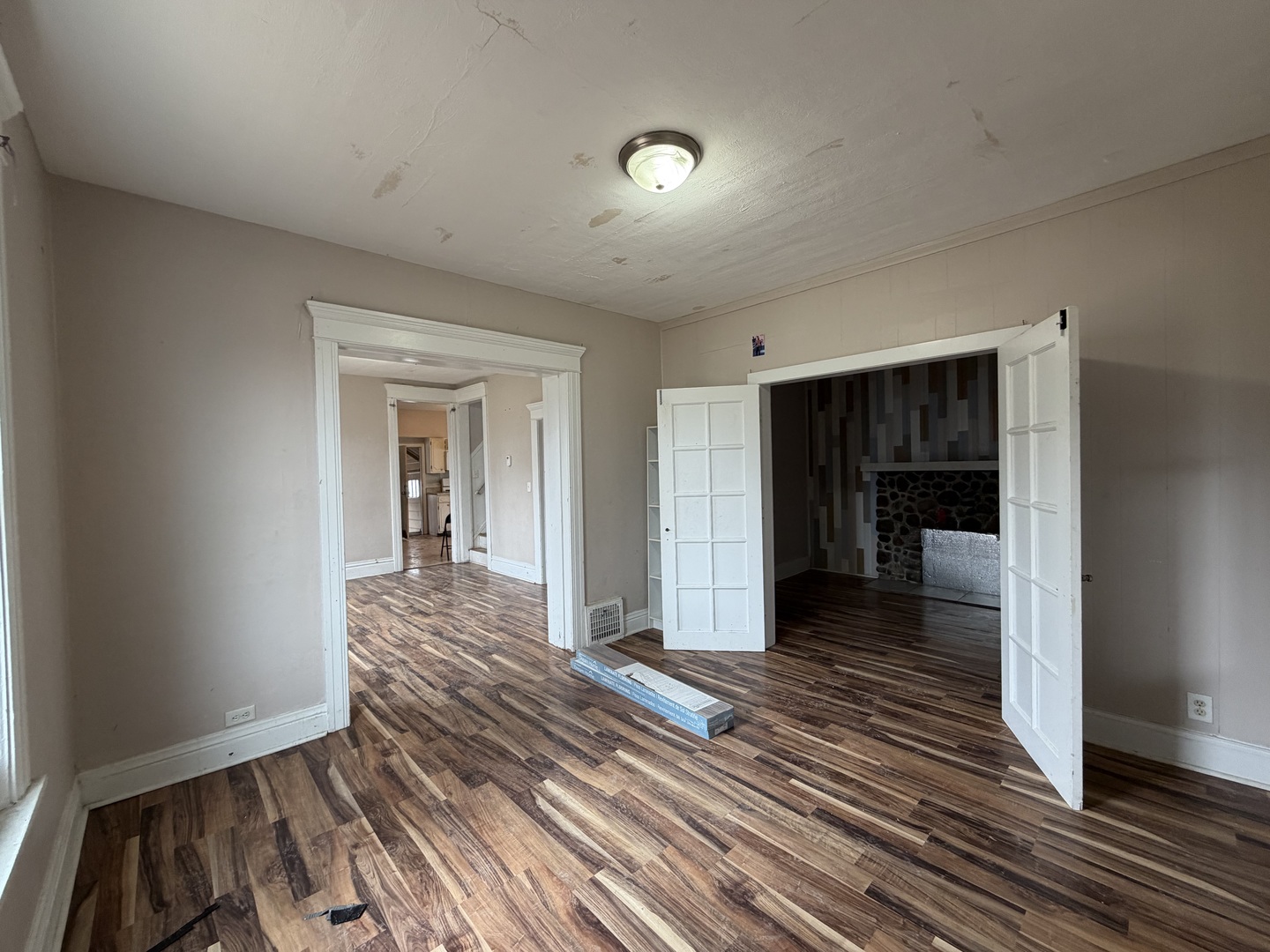 743 Bangs Street Aurora, IL 60505 - Photo 9 of 33