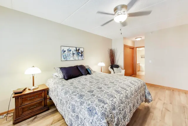 $500,000 | 200 West Campbell Street, Unit 608, Arlington Heights, IL 60005