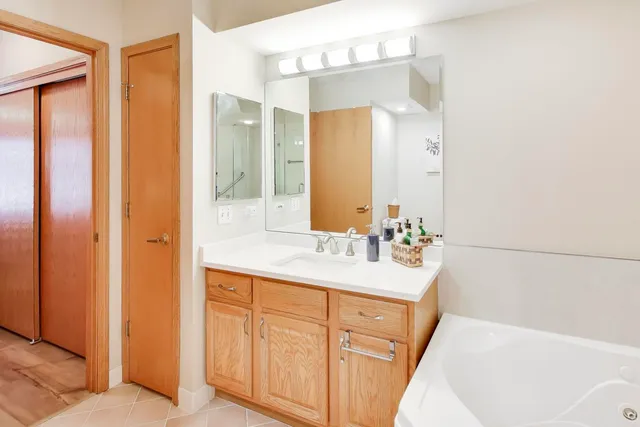 $500,000 | 200 West Campbell Street, Unit 608, Arlington Heights, IL 60005