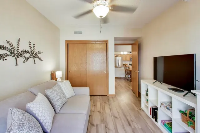 $500,000 | 200 West Campbell Street, Unit 608, Arlington Heights, IL 60005