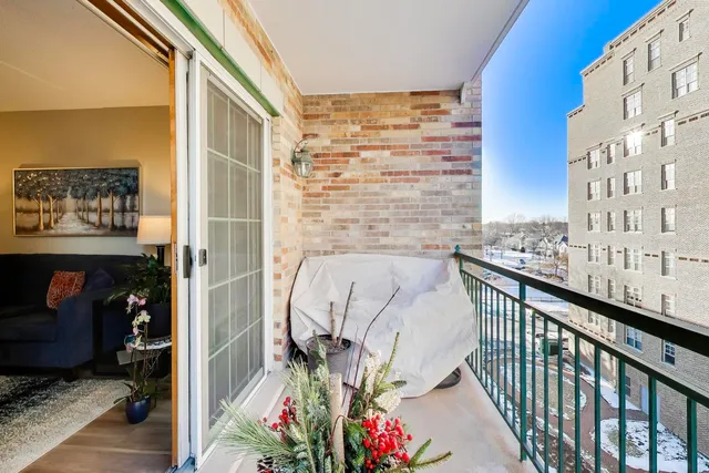 $500,000 | 200 West Campbell Street, Unit 608, Arlington Heights, IL 60005