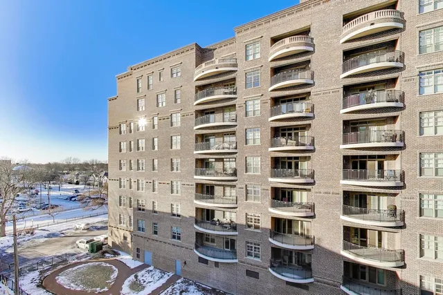 $500,000 | 200 West Campbell Street, Unit 608, Arlington Heights, IL 60005