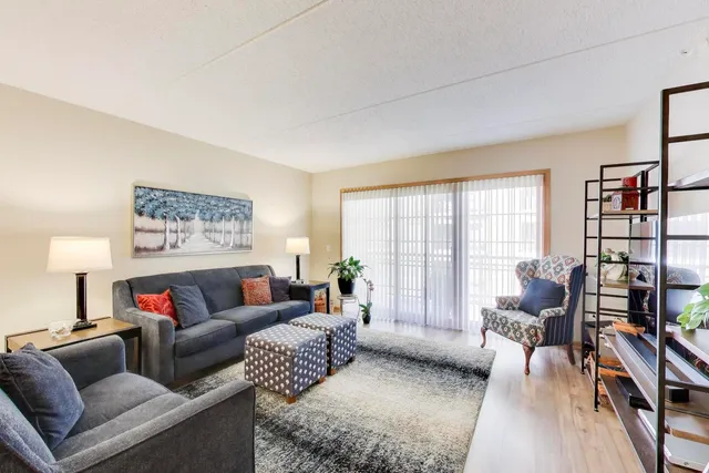 $500,000 | 200 West Campbell Street, Unit 608, Arlington Heights, IL 60005