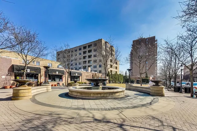 $500,000 | 200 West Campbell Street, Unit 608, Arlington Heights, IL 60005