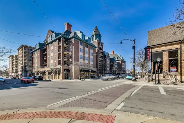 $500,000 | 200 West Campbell Street, Unit 608, Arlington Heights, IL 60005