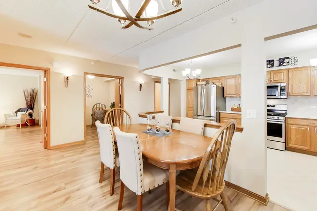 $500,000 | 200 West Campbell Street, Unit 608, Arlington Heights, IL 60005