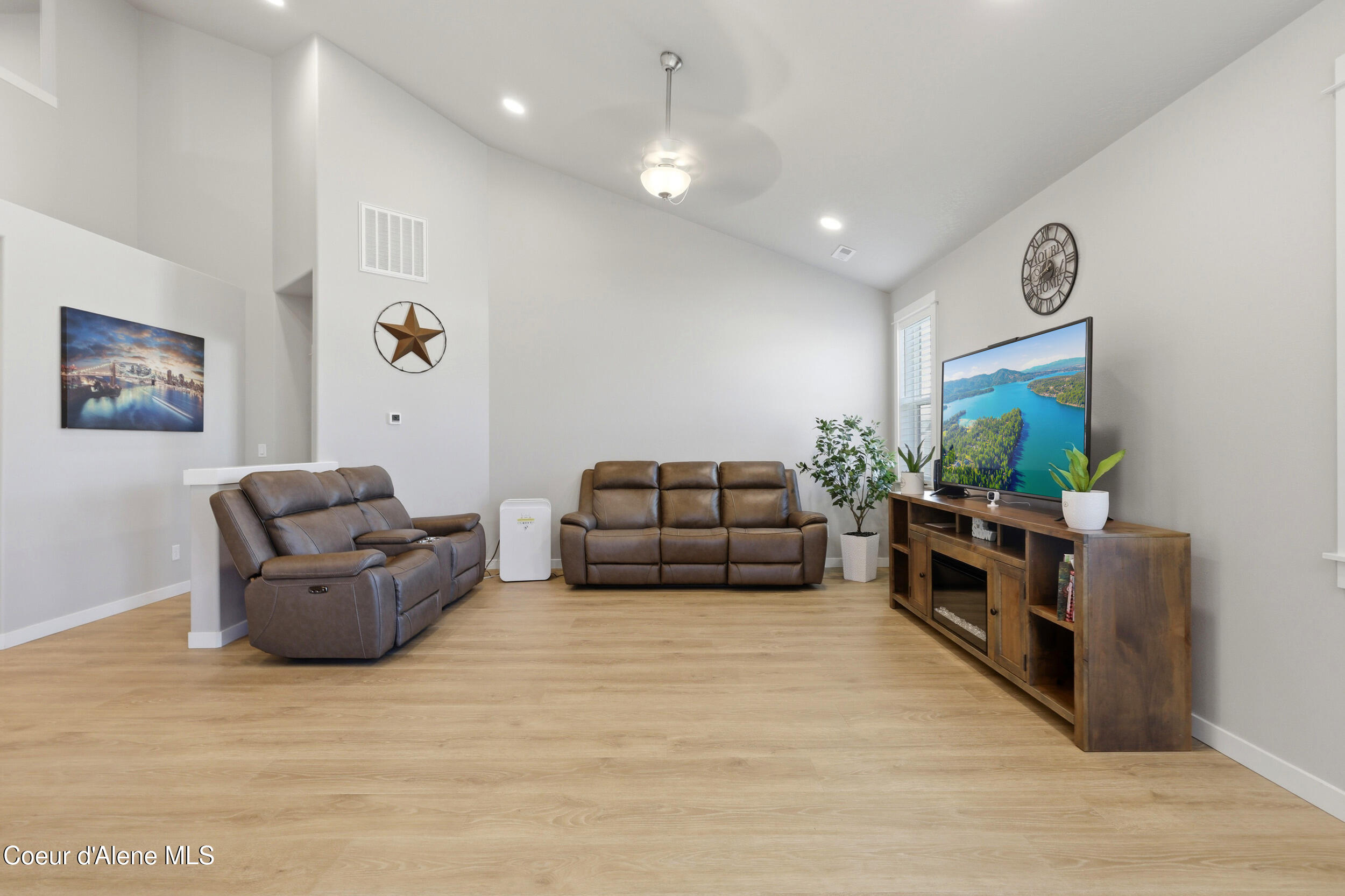 2450 West Victor Loop Coeur D'Alene, ID 83815 - Photo 10 of 49 Living Room