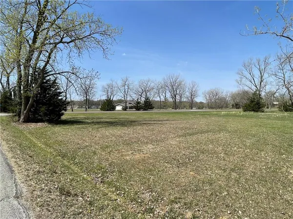 $10,000 | 2238 Lake Viking Terrace, Gallatin, MO 64640