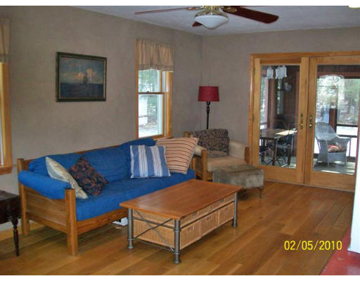 184 Hartness Road Sutton, MA 01590 - Photo 8 of 20 a living room with furniture and a window