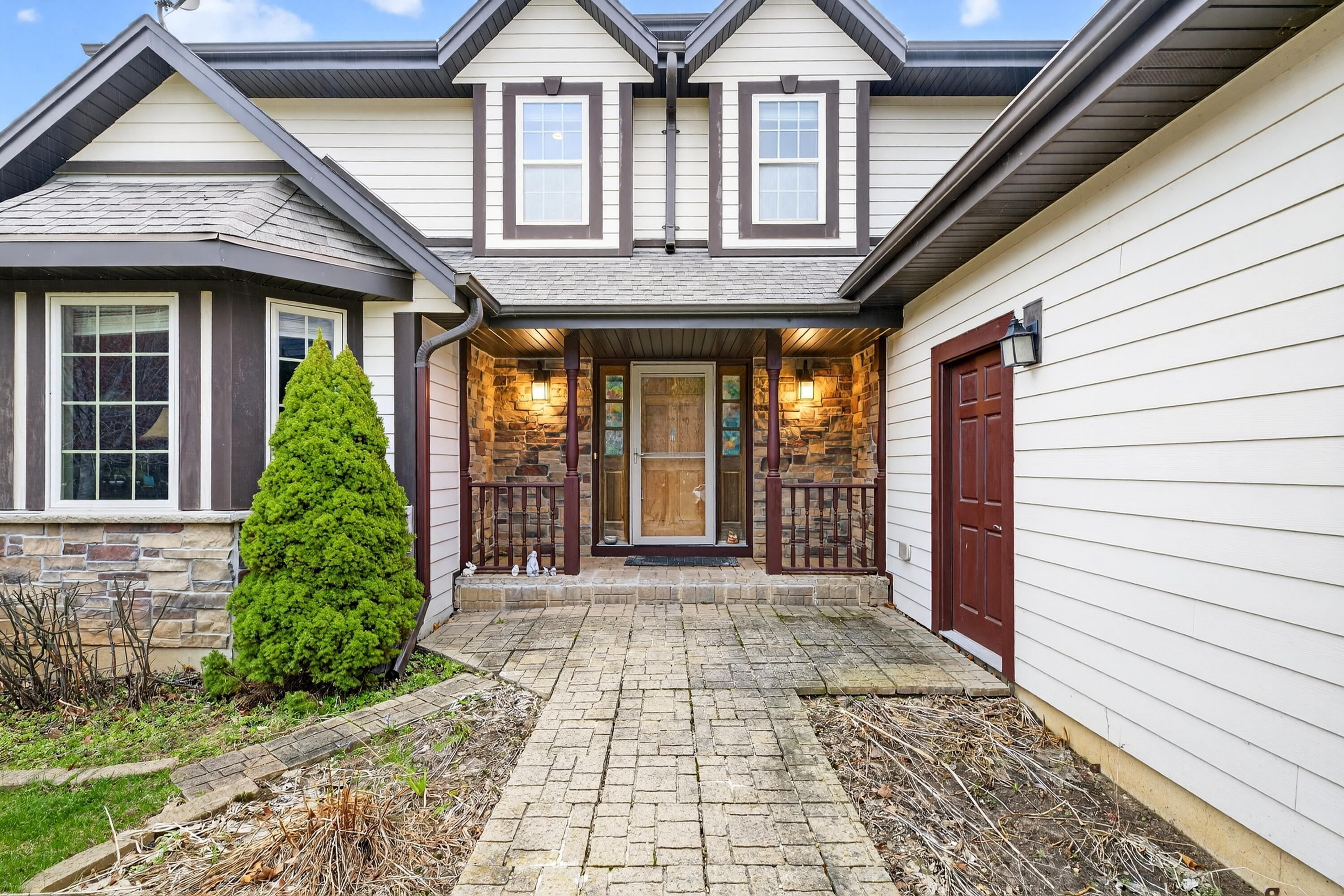 760 Mill Pond Road Dousman, WI 53118 - Photo 10 of 81 Main Entry