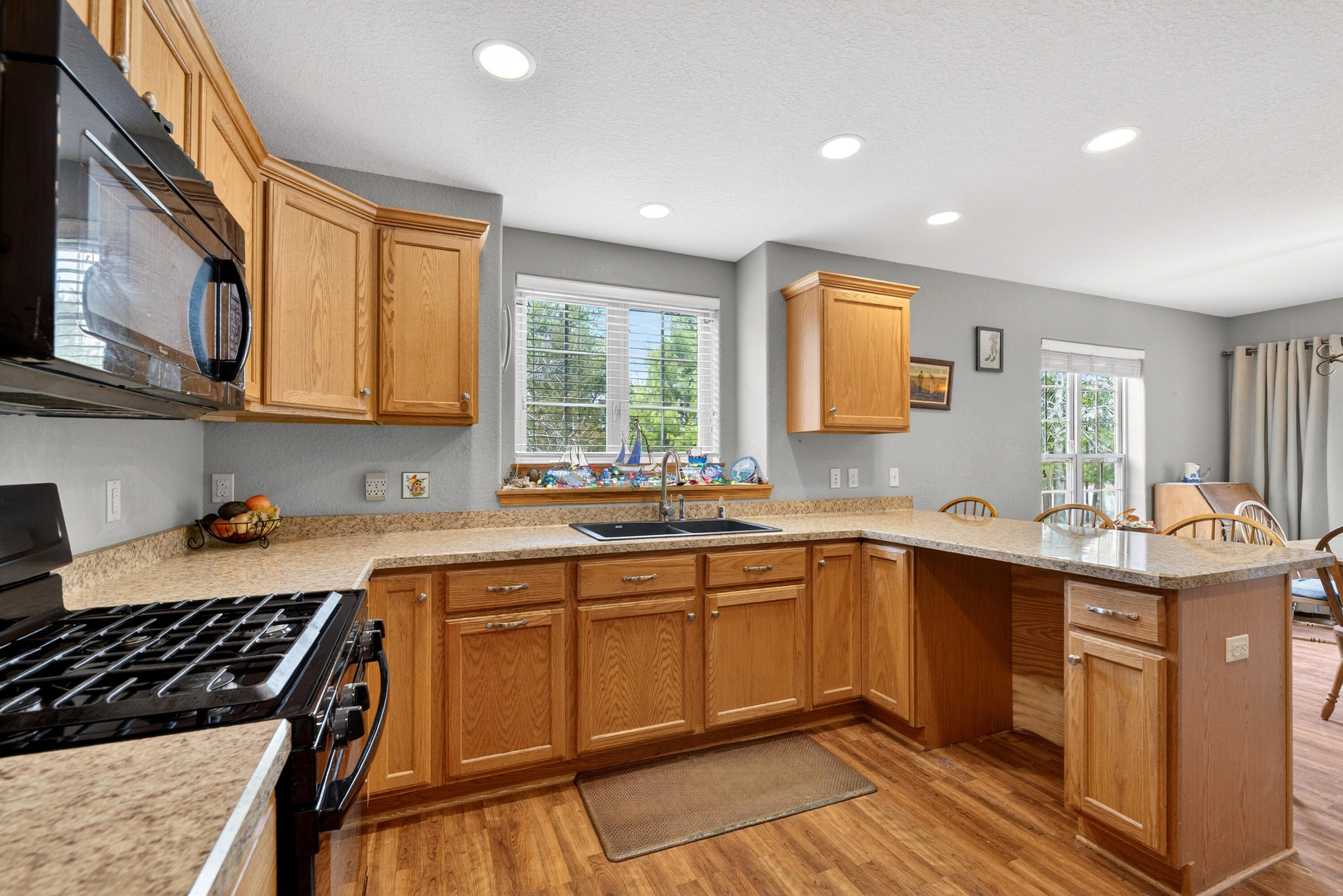 760 Mill Pond Road Dousman, WI 53118 - Photo 13 of 81 Kitchen Pic 2