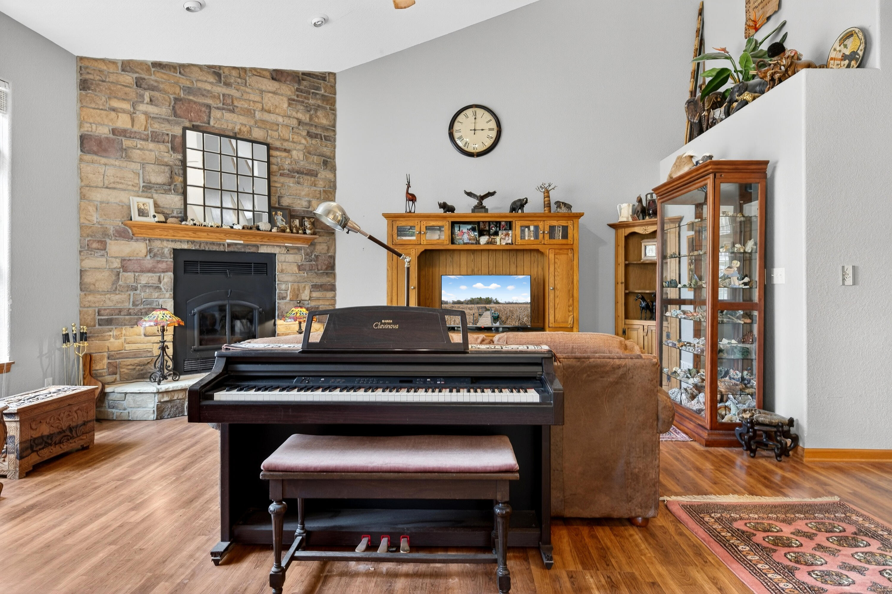 760 Mill Pond Road Dousman, WI 53118 - Photo 20 of 81 Living/Great Room Pic 1