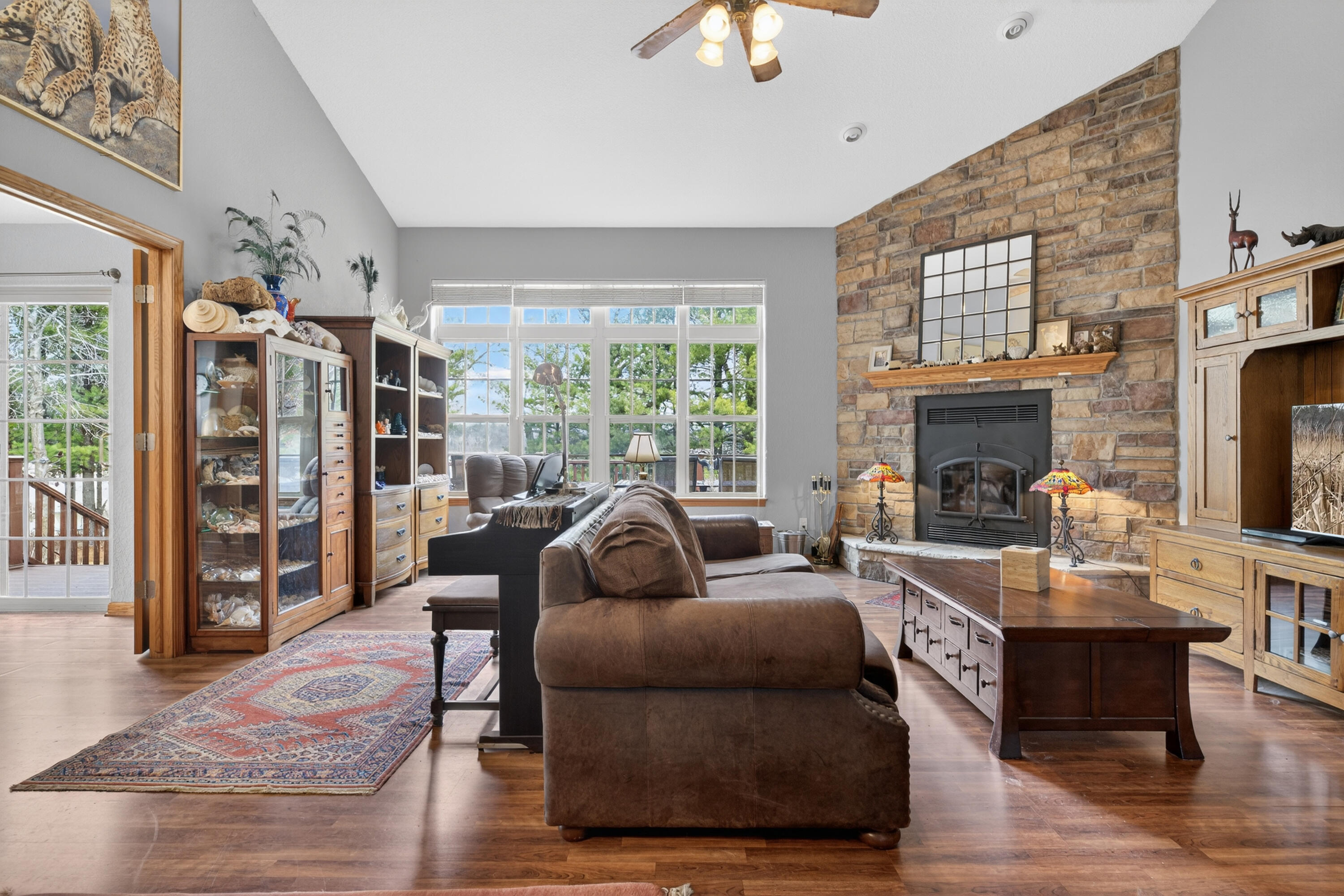 760 Mill Pond Road Dousman, WI 53118 - Photo 23 of 81 Living/Great Room Pic 3