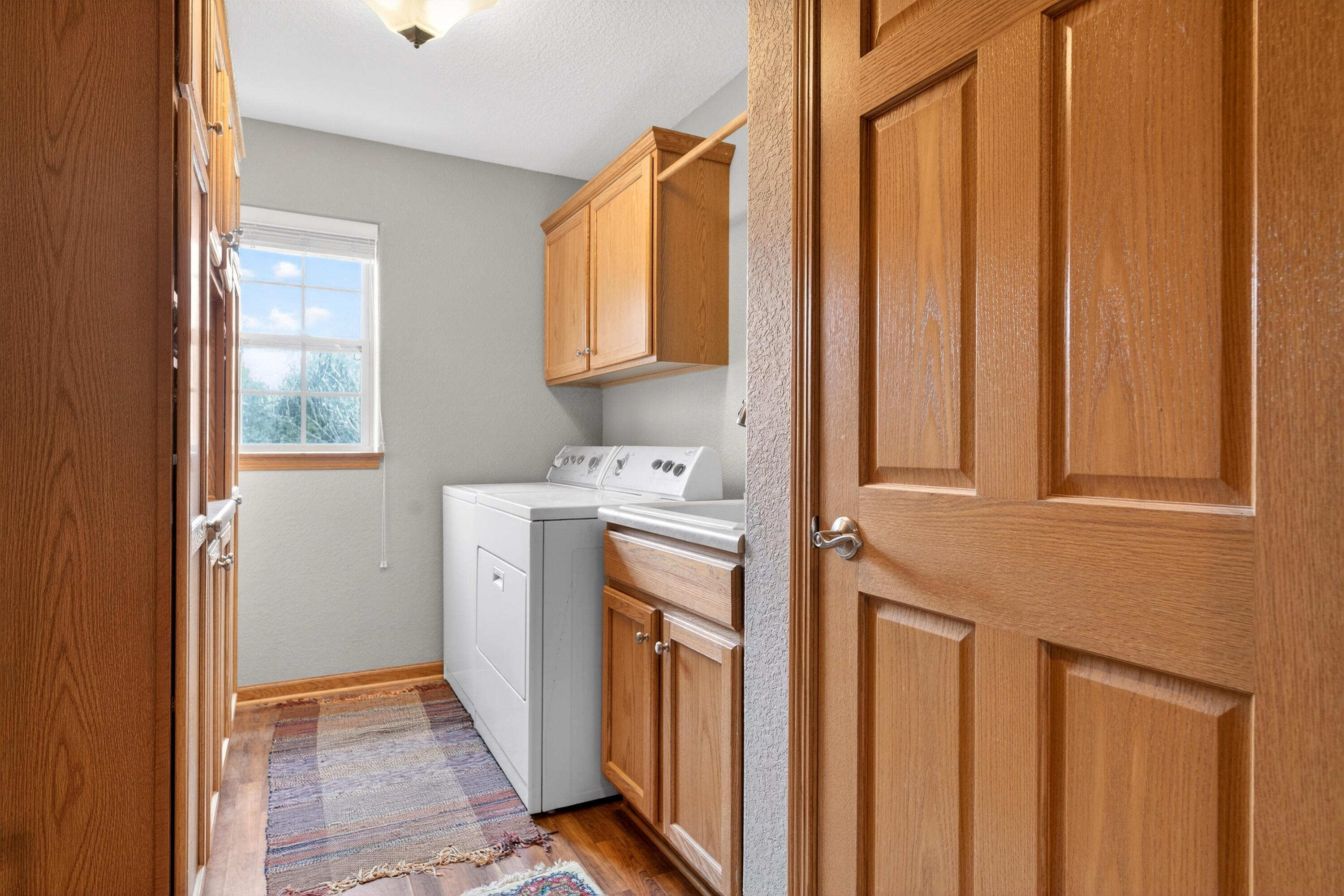 760 Mill Pond Road Dousman, WI 53118 - Photo 39 of 83 Main Level Laundry Pic 1