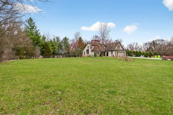 $764,900 | 760 Mill Pond Road, Dousman, WI 53118