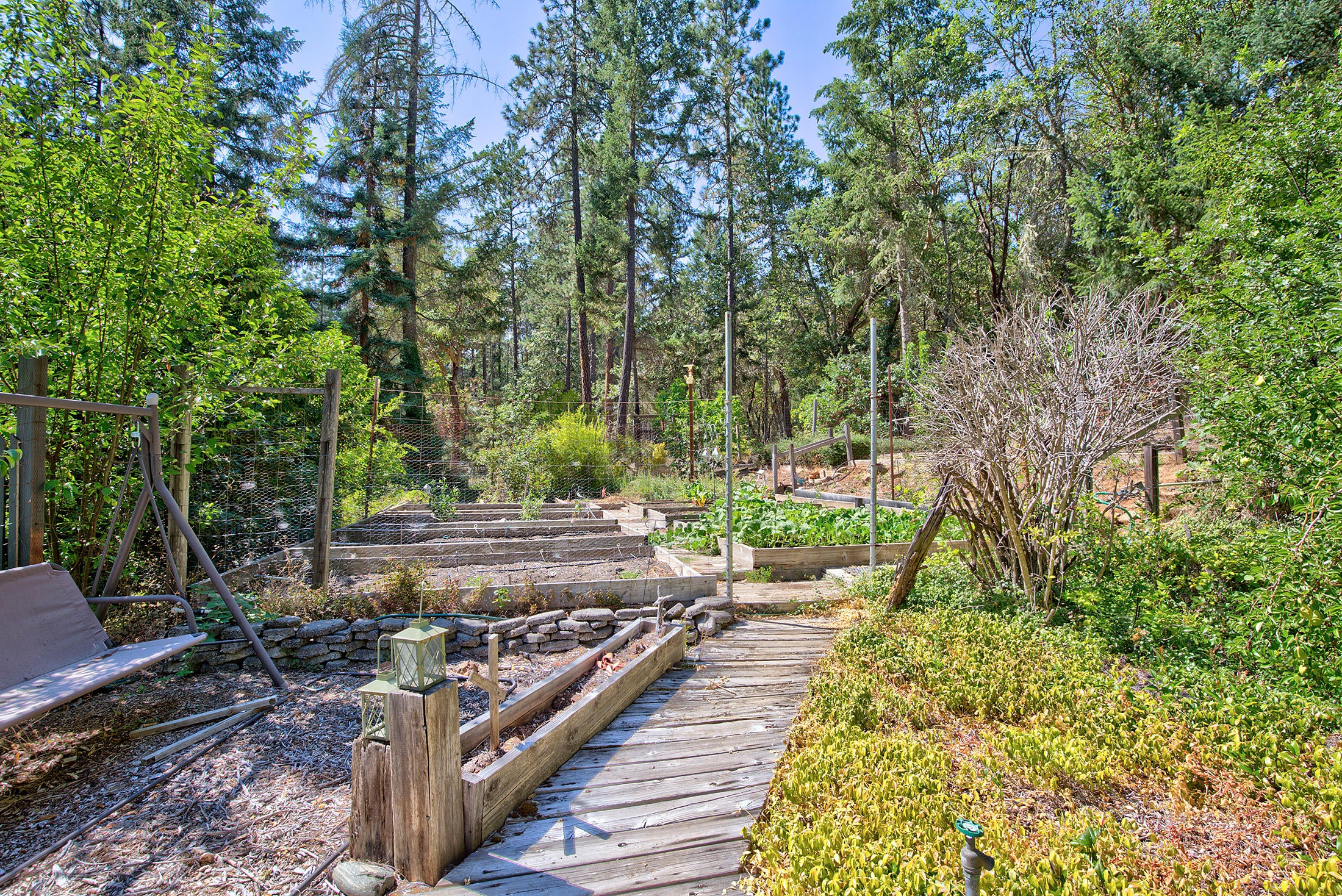 8744 North Applegate Road Grants Pass, OR 97527 - Photo 45 of 61 NApplegaterd043