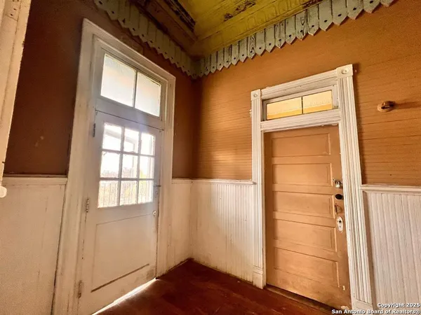 $600 | 520 Davis Avenue, Unit B, Laredo, TX 78040