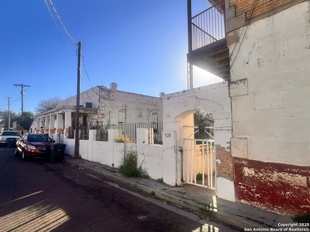 520 Davis Avenue, Unit B Laredo, TX 78040 - Photo 22 of 29