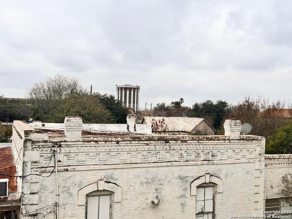 520 Davis Avenue, Unit B Laredo, TX 78040 - Photo 23 of 29 a view of a building with sky view