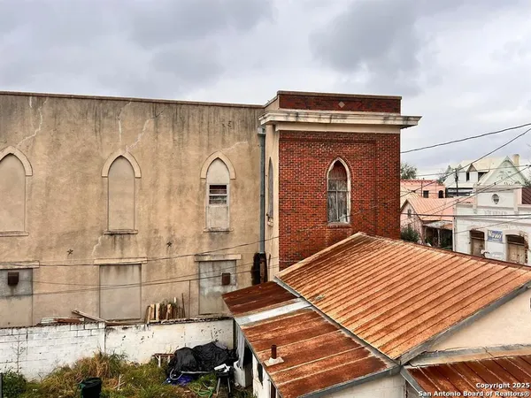 $600 | 520 Davis Avenue, Unit B, Laredo, TX 78040