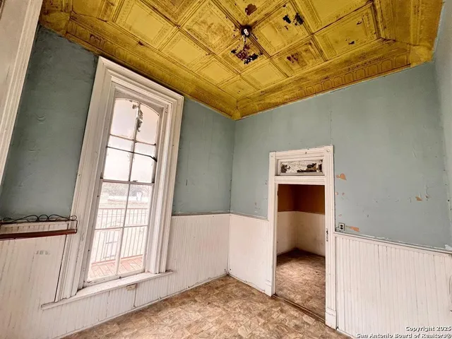 a view of a storage & utility room