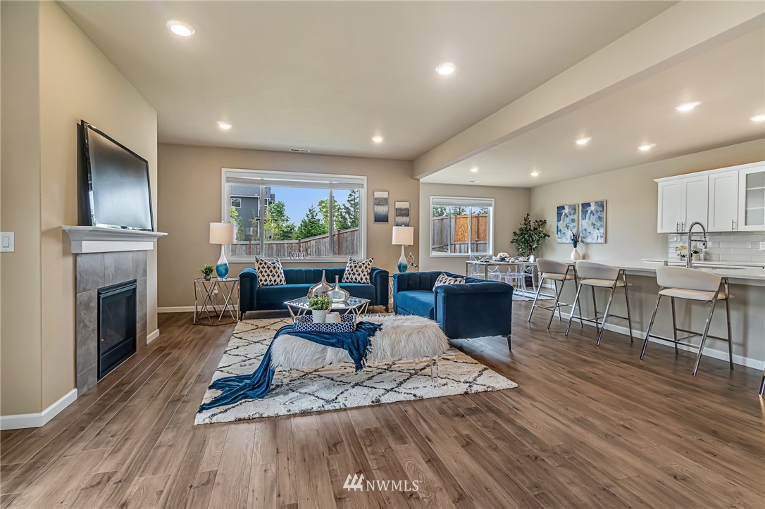 18533 139th Way Southeast Renton, WA 98058 - Photo 6 of 40 Gallery Image 6