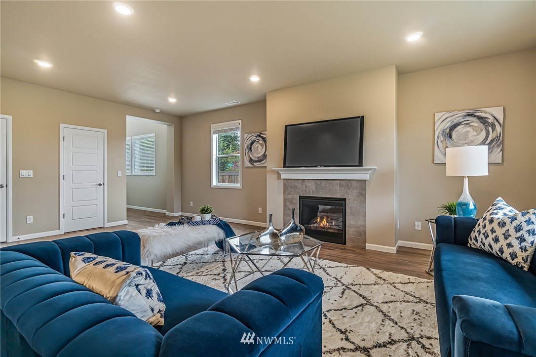 18533 139th Way Southeast Renton, WA 98058 - Photo 9 of 40 Gallery Image 9