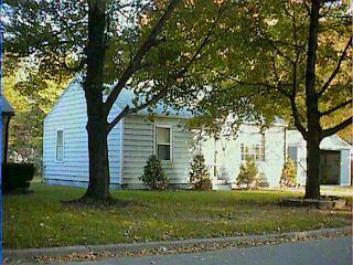 816 South Lincoln Avenue Three Rivers, MI 49093 - Photo 1 of 1 Primary Photo