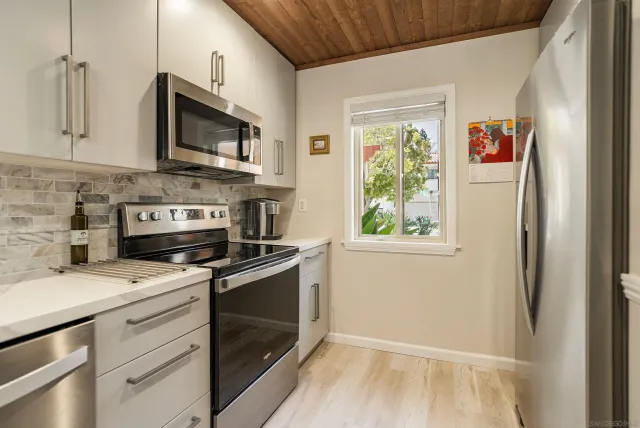 $4,500 | 12242 Paseo Lucido, Unit D, San Diego, CA 92128