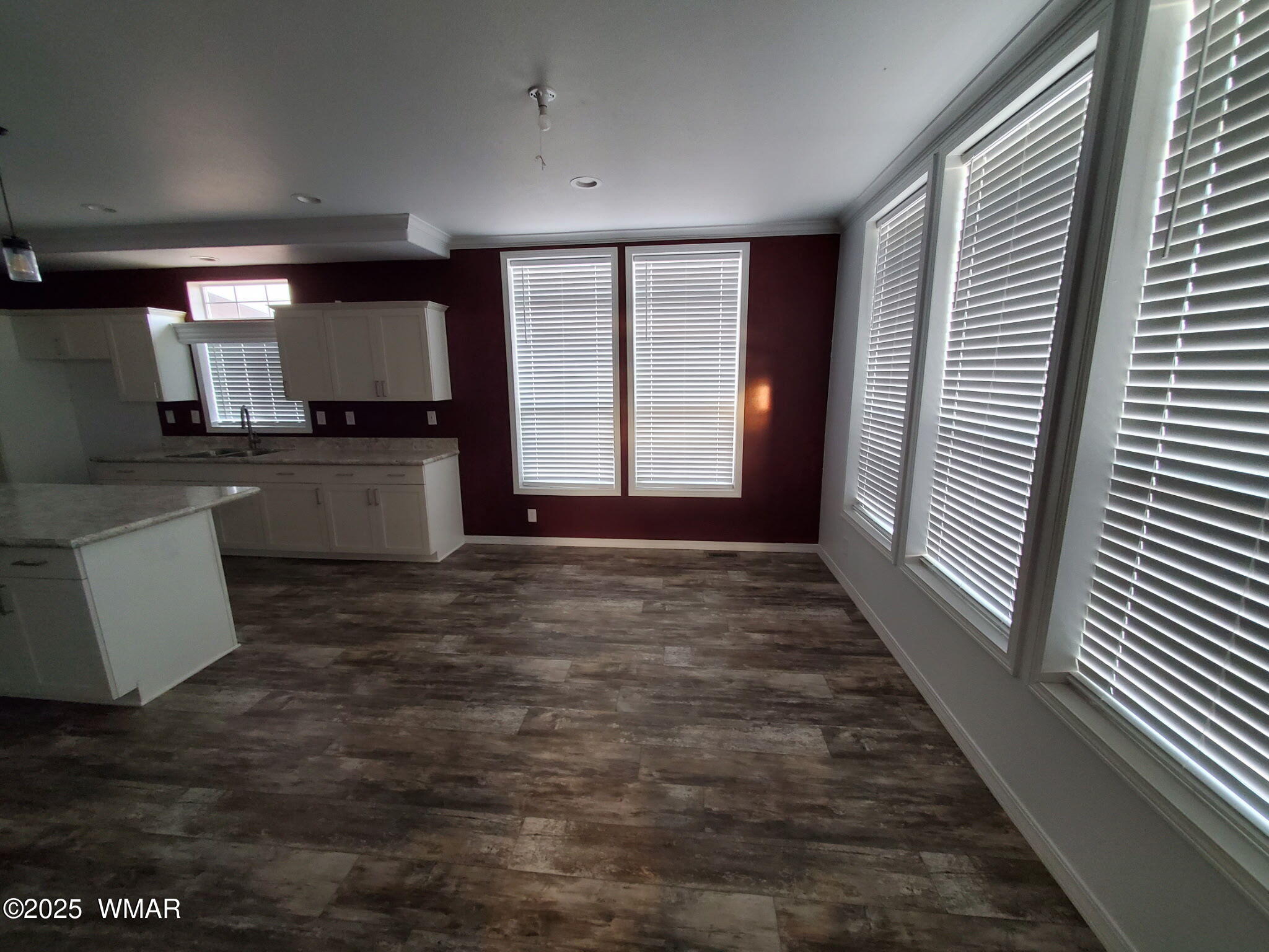 232 Savage Street Snowflake, AZ 85937 - Photo 7 of 40 Dining room off of the kitchen