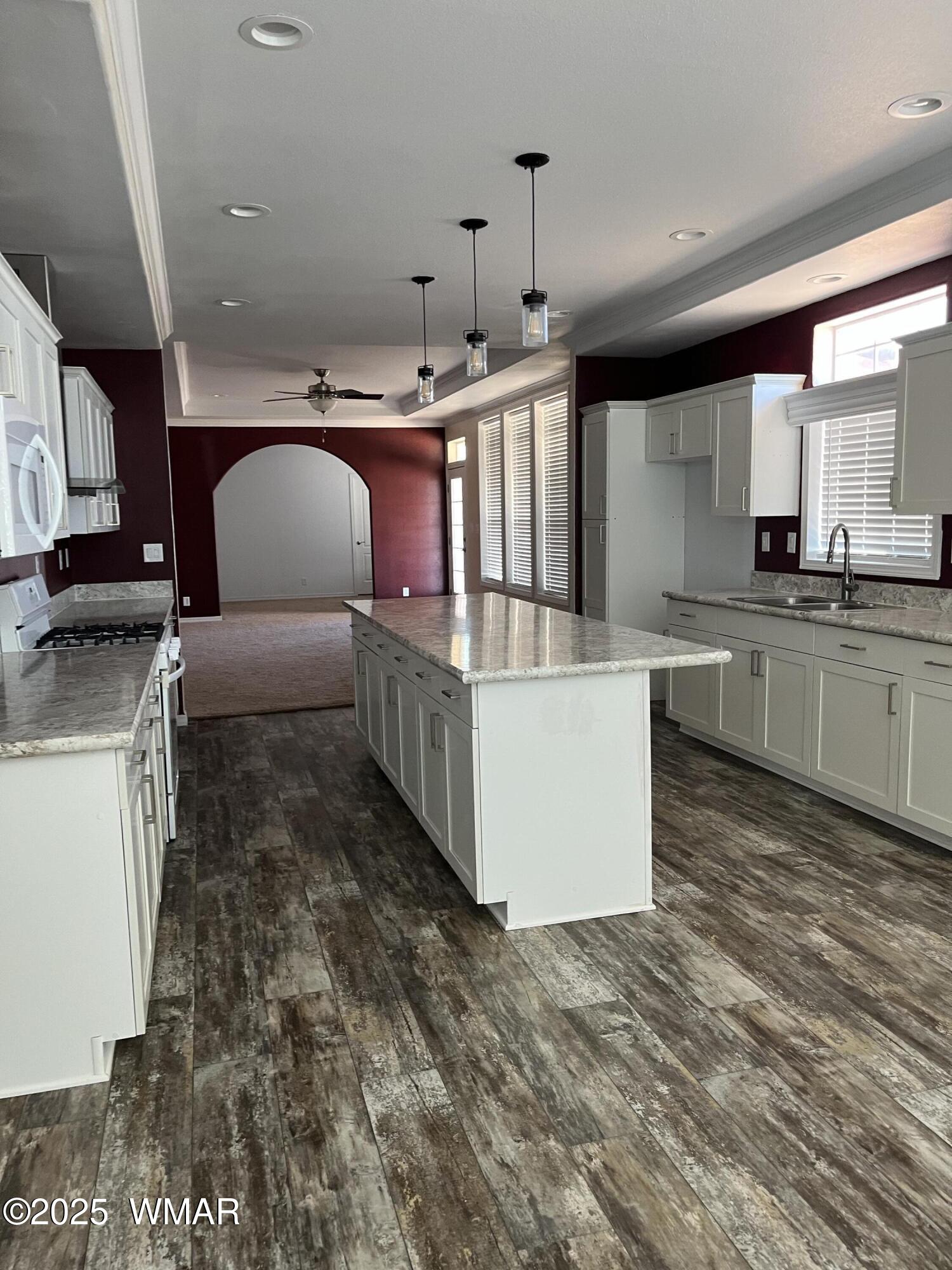 232 Savage Street Snowflake, AZ 85937 - Photo 9 of 40 kitchen