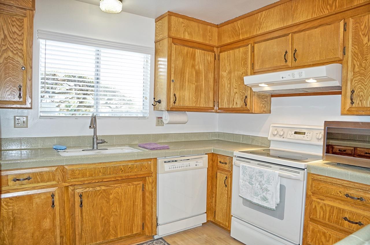 241 Lakeview Road Watsonville, CA 95076 - Photo 6 of 9