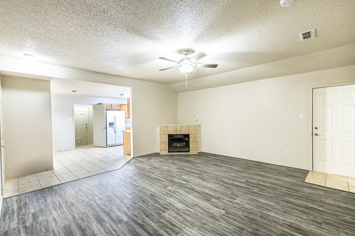 5812 96th Street, Unit B Lubbock, TX 79424 - Photo 8 of 33 Photo 8