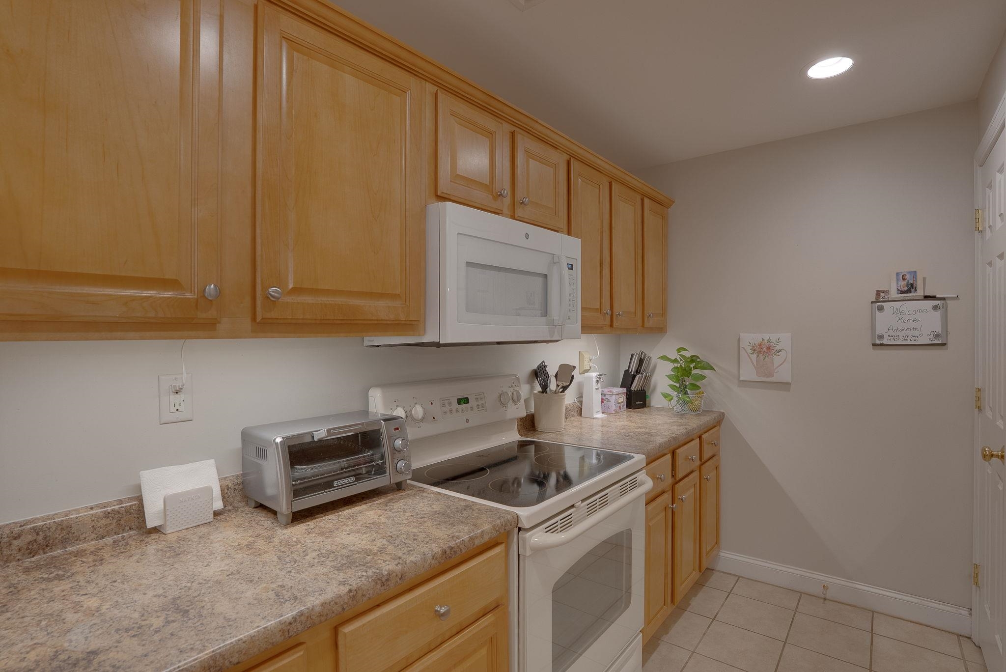 59 Cluff Road, Unit 27 Salem, NH 03079 - Photo 8 of 41