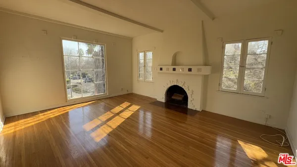 $3,395 | 1553 South Durango Avenue, Los Angeles, CA 90035