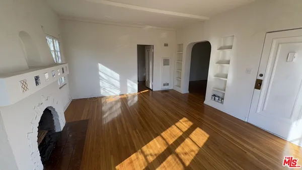 $3,395 | 1553 South Durango Avenue, Los Angeles, CA 90035