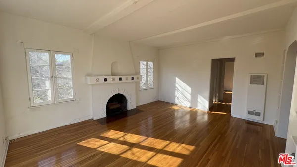 $3,395 | 1553 South Durango Avenue, Los Angeles, CA 90035