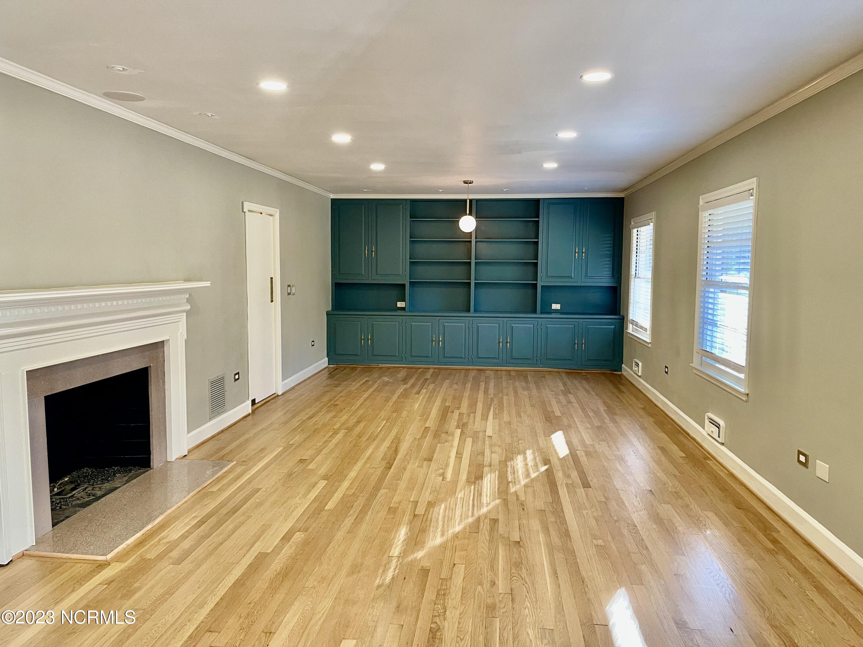 1424 Cumberland Circle Rockingham, NC 28379 - Photo 3 of 48 living room/dining option